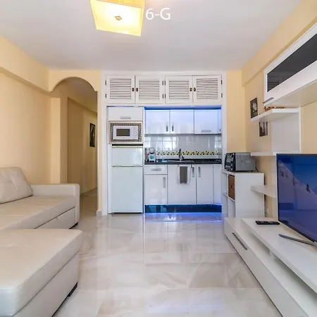 Always Happy 1 Bdr 6g And 5g Puerto Marina Views Apartment